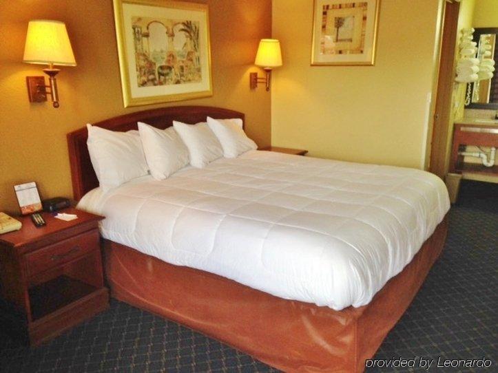Americas Best Value Inn - Монровілл Екстер'єр фото