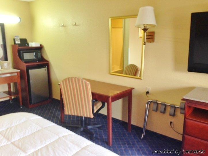 Americas Best Value Inn - Монровілл Екстер'єр фото